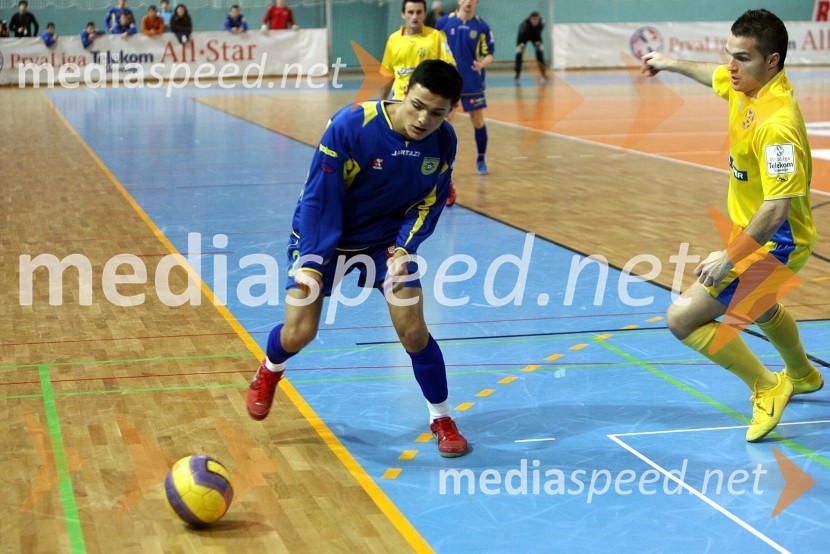 Finalna tekma ekip NK Koper in NK DomžaleZimski turnir Prva liga Telekom Slovenije All Star v malem nogometu