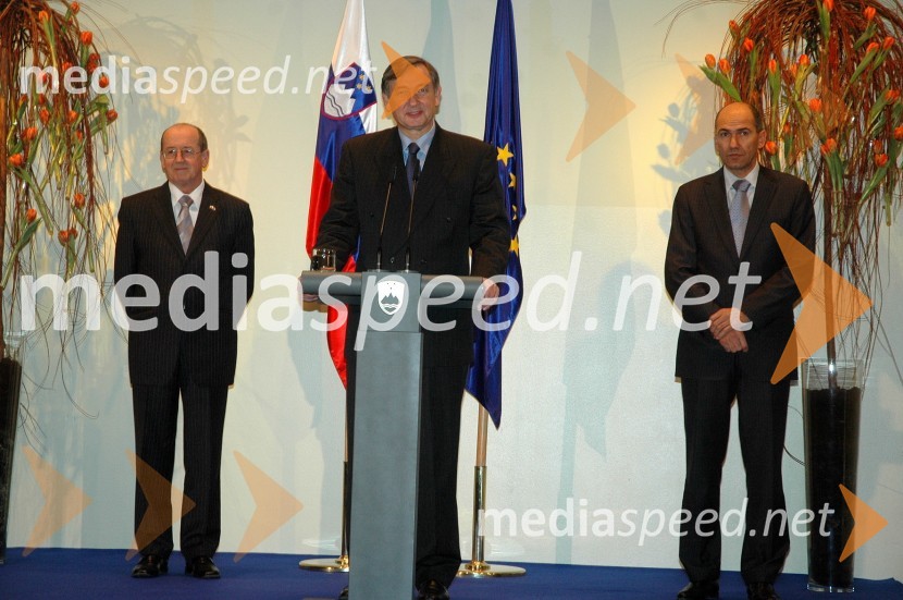France Cukjati, predsednik Državnega zbora Republike Slovenije, dr. Danilo Türk, predsednik Republike Slovenije in Janez Janša, predsednik Vlade Republike SlovenijeSprejem treh predsednikov za novinarje