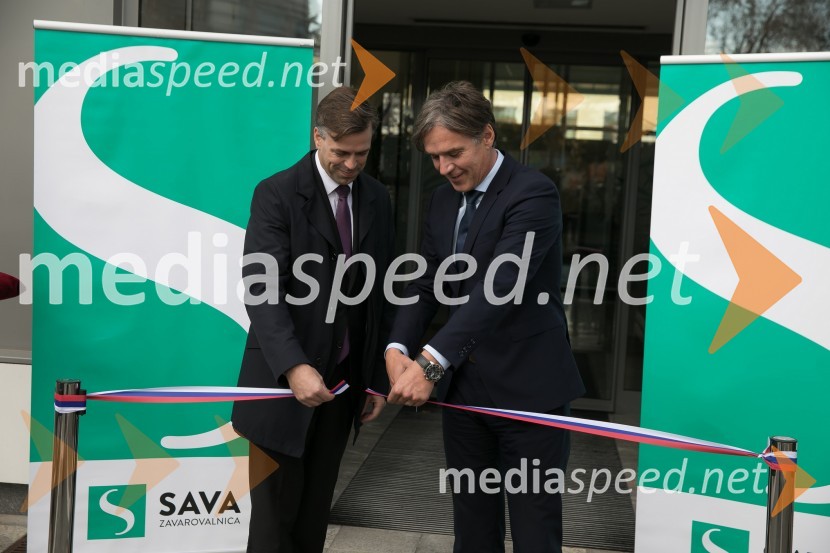  Gregor Macedoni, župan, Mestna občina Novo mesto; mag. David Kastelic, predsednik uprave, Zavarovalnica Sava, d.d.Zavarovalnica Sava Novo mesto doživlja kot svoj drugi sedež