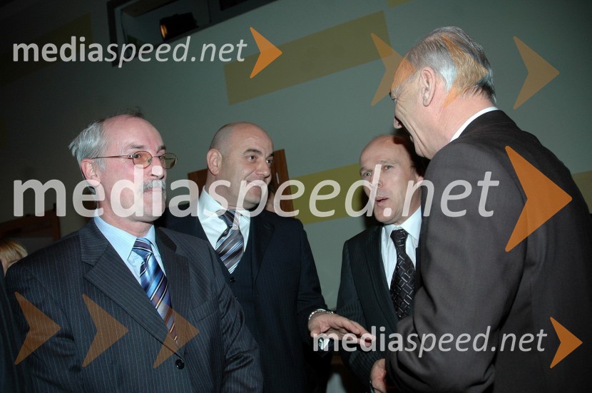 Srečko Pirtovšek, glavni in odgovorni urednik Založbe Kapital,  	Pavle Vrabec, tehnični direktor Pop TV, Marjan Jurenec, direktor Pro Plus in Janez Ujčič, generalni direktor RTSSprejem treh predsednikov za novinarje