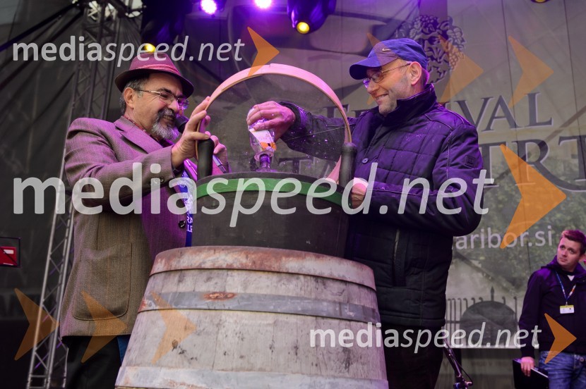  Alojz  Jenuš - Slavek, outar in brač iz Malečnika;  Bogomir Valdhuber, vinar, Vino Valdhuber, nogometaš Vinske reprezentance SlovenijeMartinovanje v Mariboru 2016