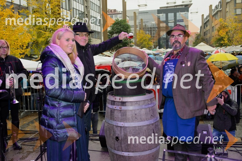  Kaja Šerbinek, Mariborska vinska kraljica 2016; dr. Andrej Fištravec, župan, Mestna občina Maribor;  Alojz  Jenuš - Slavek, outar in brač iz MalečnikaMartinovanje v Mariboru 2016