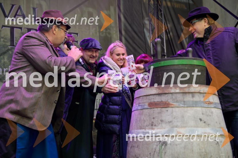  Alojz  Jenuš - Slavek, outar in brač iz Malečnika;  ... ;  Kaja Šerbinek, Mariborska vinska kraljica 2016; dr. Andrej Fištravec, župan, Mestna občina MariborMartinovanje v Mariboru 2016