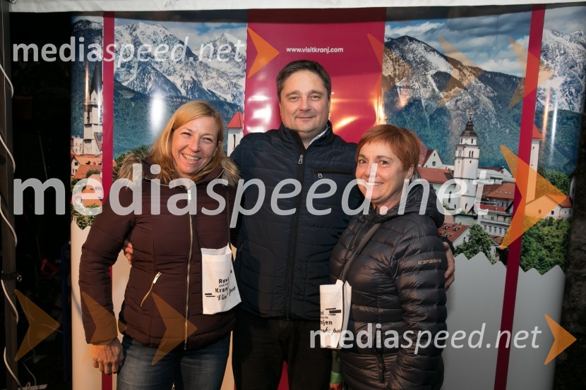  Lili Gantar Žura, direktorica Zdravstvenega doma Kranj;  Boštjan Trilar, župan občine Kranj;  ... Vinska pot v Rovih pod starim Kranjem