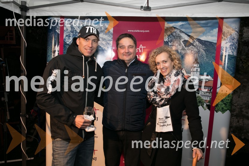  Tina Kuralt;  Boštjan Trilar, župan občine Kranj;  Sandi Murovec - Muri ,  kreator OI oblačilVinska pot v Rovih pod starim Kranjem