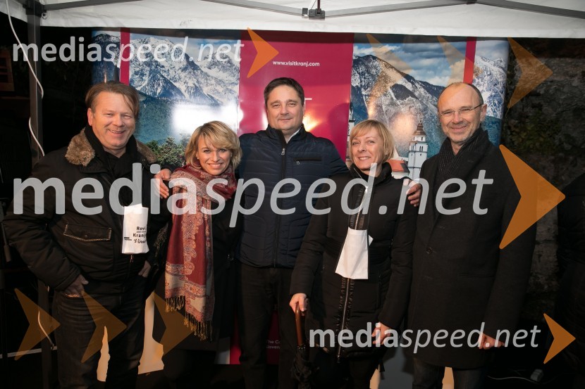  Tomaž Žontar, namestnik direktorja trženja, Europlakat d.o.o.;  Romana  Krajnčan, pevka;  Boštjan Trilar, župan občine Kranj;  Darja Žontar;  Lojze  Krajnčan, dirigent Big Banda RTV Slovenija Vinska pot v Rovih pod starim Kranjem