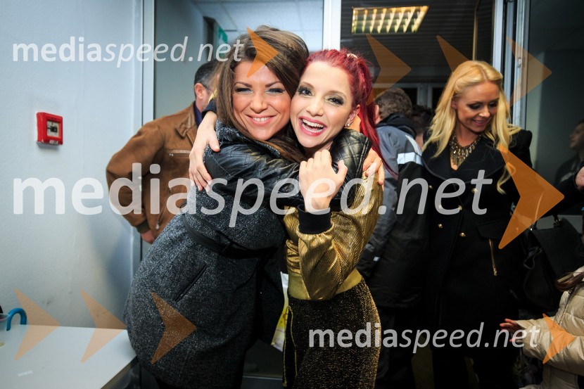  Jasna Kuljaj, TV voditeljica;  Tanja Žagar, pevkaTanja Žagar, koncert ob 20. obletnici glasbene kariere