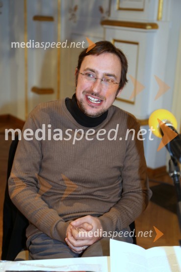 dr. Mirt Komel, filozof, sociolog, dramatik, esejist in prevajalecPrireditev ob svetovnem dnevu filozofije