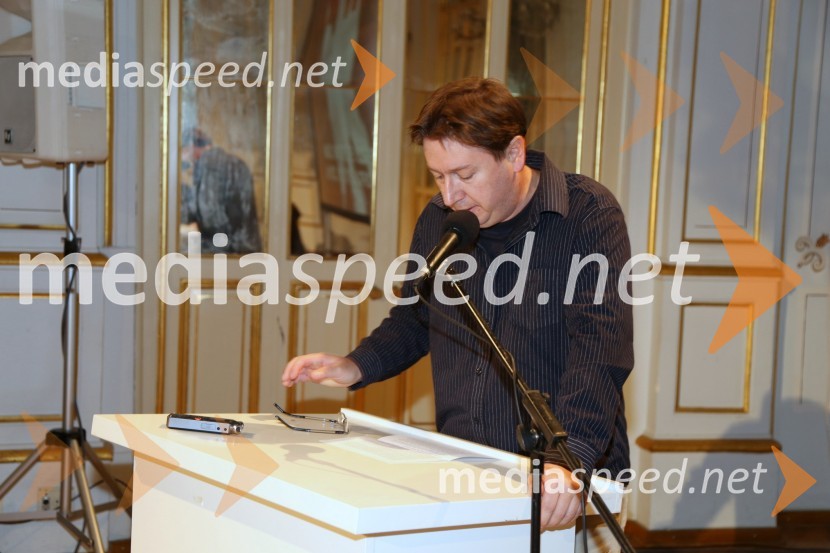 dr. Boris Vezjak, filozof, družbeni kritik in publicist, Filozofska fakulteta, Univerza v MariboruPrireditev ob svetovnem dnevu filozofije