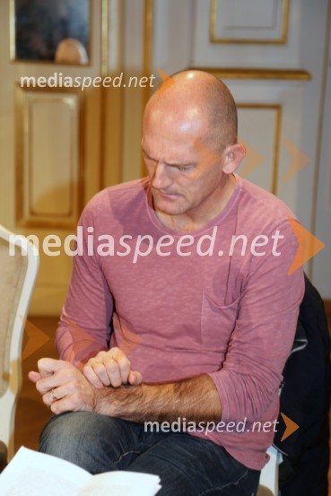 dr. Peter  Klepec, filozof, raziskovalec na Filozofskem inštitutu ZRCPrireditev ob svetovnem dnevu filozofije