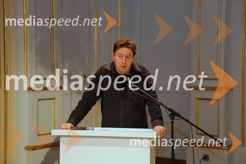 dr. Boris Vezjak, filozof, družbeni kritik in publicist, Filozofska fakulteta, Univerza v MariboruPrireditev ob svetovnem dnevu filozofije