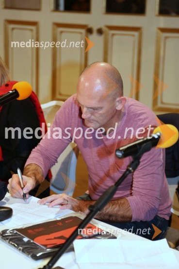 dr. Peter  Klepec, filozof, raziskovalec na Filozofskem inštitutu ZRCPrireditev ob svetovnem dnevu filozofije