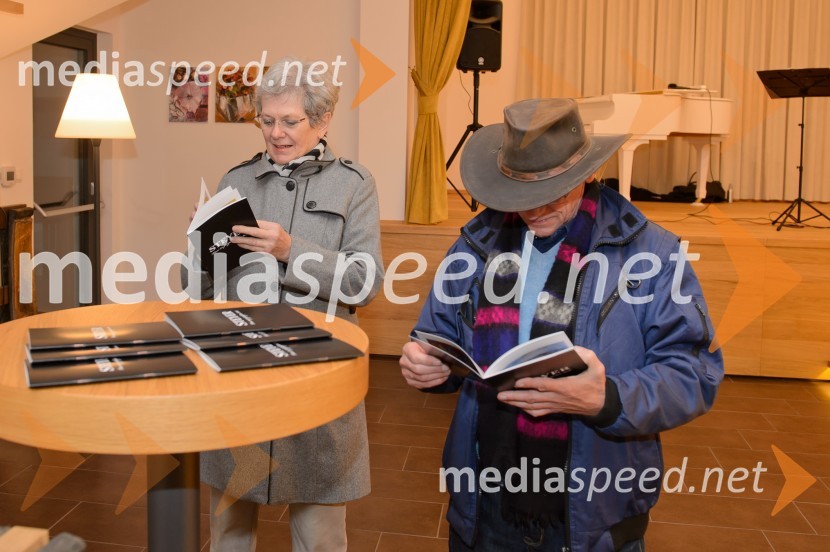  ... ;  Niko Ribič, glasbenik, skupina Rdeči dečkiVino in prijateljstvo 2016, odprtje razstave