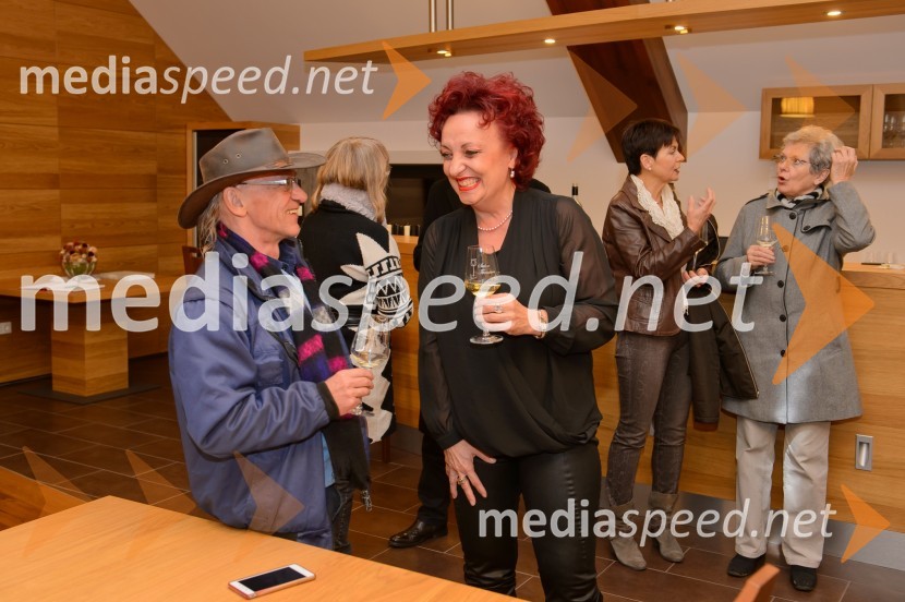  Niko Ribič, glasbenik, skupina Rdeči dečki;  Tatjana Mijatović, slikarkaVino in prijateljstvo 2016, odprtje razstave