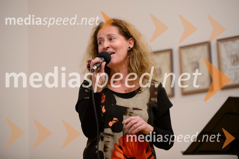  Dorina Gujt, pevkaVino in prijateljstvo 2016, odprtje razstave