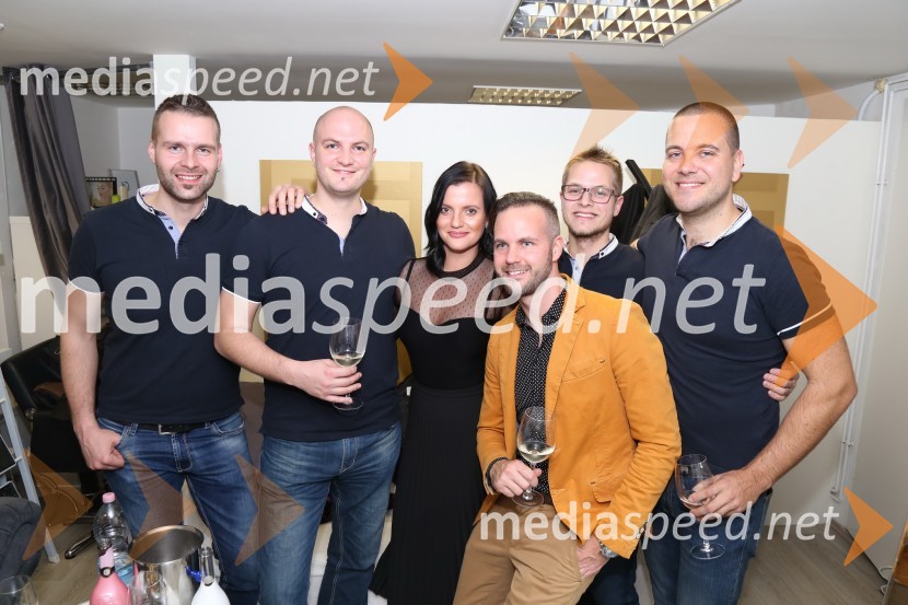  Samo Kališnik, Skupina Kvatropirci;  Jure Jaklič, Skupina Kvatropirci;  Sanja Simonič, Terme Maribor;  Gregor Žigon, Dom pod gorco;  Tomaž Krt, Skupina Kvatropirci;  Gorazd Zapušek, Skupina KvatropirciDruga obletnica lepotnega centra Studio Oranž