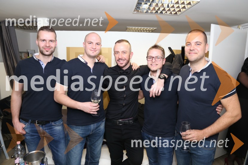  Samo Kališnik, Skupina Kvatropirci;  Jure Jaklič, Skupina Kvatropirci;  Goran Pfeiler, frizer, studio Orange;  Tomaž Krt, Skupina Kvatropirci;  Gorazd Zapušek, Skupina KvatropirciDruga obletnica lepotnega centra Studio Oranž