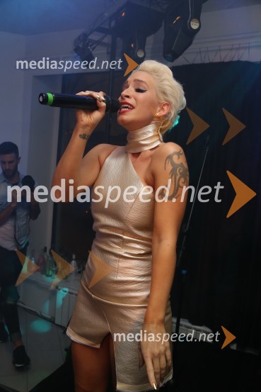 Alja Omladič - Alya, pevkaDruga obletnica lepotnega centra Studio Oranž