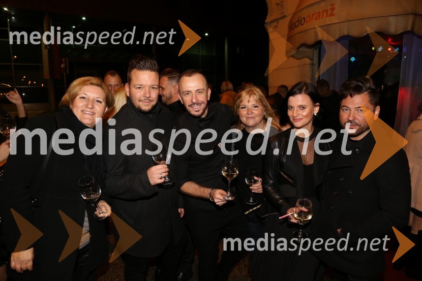  Gordana Kosanič, VDC Polž;  Denis Bende Živčec, novinar, Večer;  Goran Pfeiler, frizer, studio Orange;   Sandra Bašić;  Sanja Simonič, Terme Maribor;  Miran Bende, direktor agencije Galileo 3000Druga obletnica lepotnega centra Studio Oranž