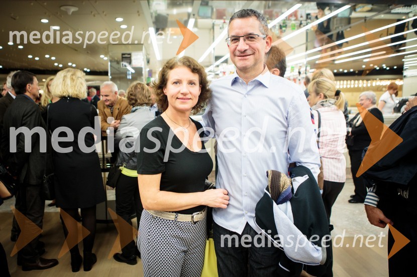  Metka Debevec;  Rajmond Debevec, strelecĐurologija, predstava Branka Đurića - Đura