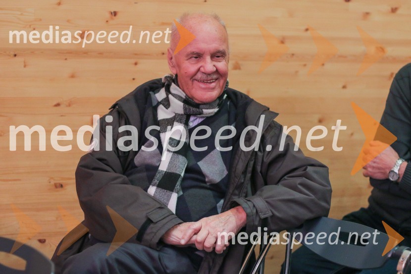  Stanislav  Škrabec, nekdanji direktor, Riko RibnicaIztok Simoniti in Meta Kušar gosta v skednju Škrabčeve domačije