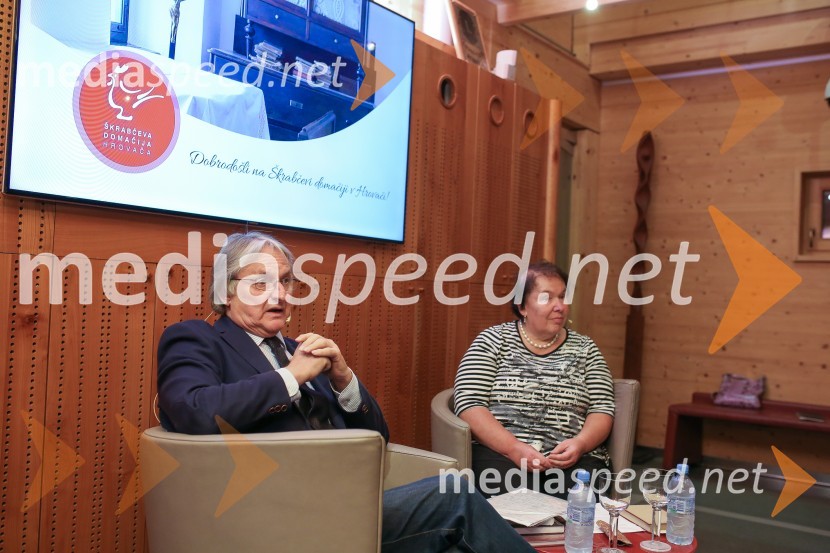 dr. Iztok Simoniti, karierni diplomat, pogajalec, profesor za področje diplomacije;  Meta Kušar, esejistka in pesnicaIztok Simoniti in Meta Kušar gosta v skednju Škrabčeve domačije