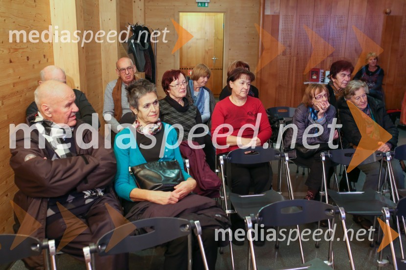 Iztok Simoniti in Meta Kušar gosta v skednju Škrabčeve domačijeIztok Simoniti in Meta Kušar gosta v skednju Škrabčeve domačije