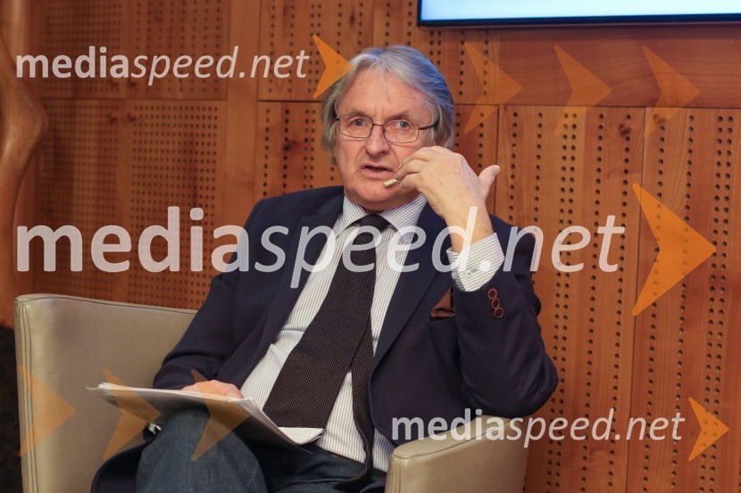 dr. Iztok Simoniti, karierni diplomat, pogajalec, profesor za področje diplomacijeIztok Simoniti in Meta Kušar gosta v skednju Škrabčeve domačije