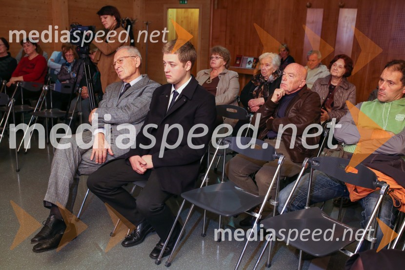 Iztok Simoniti in Meta Kušar gosta v skednju Škrabčeve domačijeIztok Simoniti in Meta Kušar gosta v skednju Škrabčeve domačije