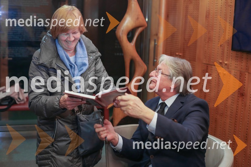  ... ; dr. Iztok Simoniti, karierni diplomat, pogajalec, profesor za področje diplomacijeIztok Simoniti in Meta Kušar gosta v skednju Škrabčeve domačije