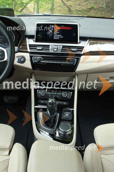 BMW 225xe Active Tourer Luxury Line, kakovostna izdelavaBMW 225xe Active Tourer Luxury Line, mediaspeed test