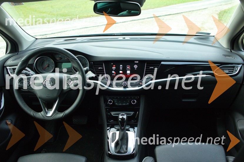 Opel Astra Sports Tourer 1.6 CDTI Ecotec Avt. Innovation, notranjostOpel Astra Sports Tourer 1.6 CDTI Ecotec Avt. Innovation, mediaspeed test