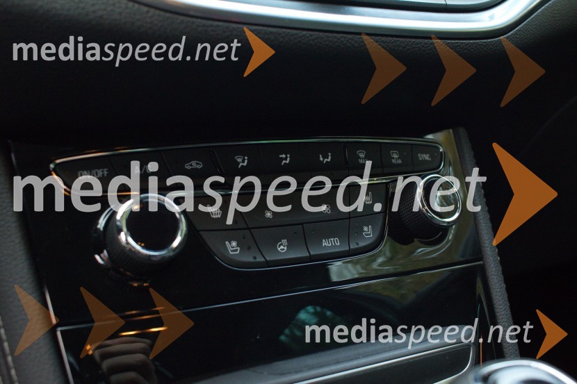 Opel Astra Sports Tourer 1.6 CDTI Ecotec Avt. Innovation, notranjostOpel Astra Sports Tourer 1.6 CDTI Ecotec Avt. Innovation, mediaspeed test