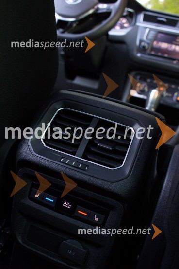 Volkswagen Tiguan 2.0 TDI 4Motion Highline, ločena klima druge vrste in gretje zadnjih sedeževVolkswagen Tiguan 2.0 TDI 4Motion Highline, mediaspeed test