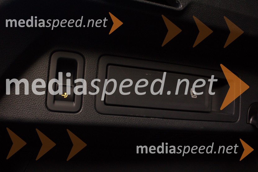 Volkswagen Tiguan 2.0 TDI 4Motion Highline, s potegom se zadnja klop podreVolkswagen Tiguan 2.0 TDI 4Motion Highline, mediaspeed test