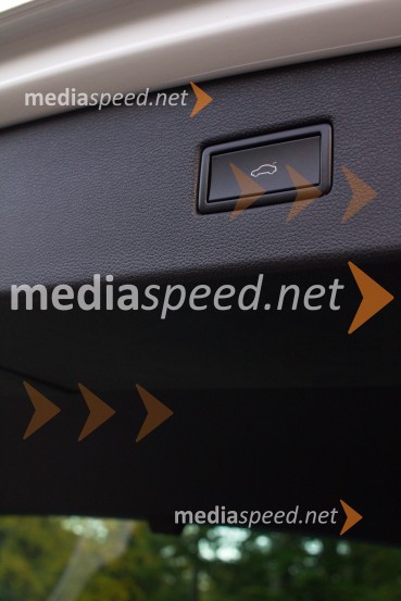 Volkswagen Tiguan 2.0 TDI 4Motion Highline, s pritiskom na gumb se zapre prtljažnikVolkswagen Tiguan 2.0 TDI 4Motion Highline, mediaspeed test