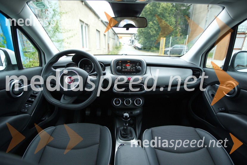 Fiat 500X Off Road Look 2.0 Multijet II 4x4 Cross, notranjostFiat 500X Off Road Look 2.0 Multijet II 4x4 Cross, mediaspeed test