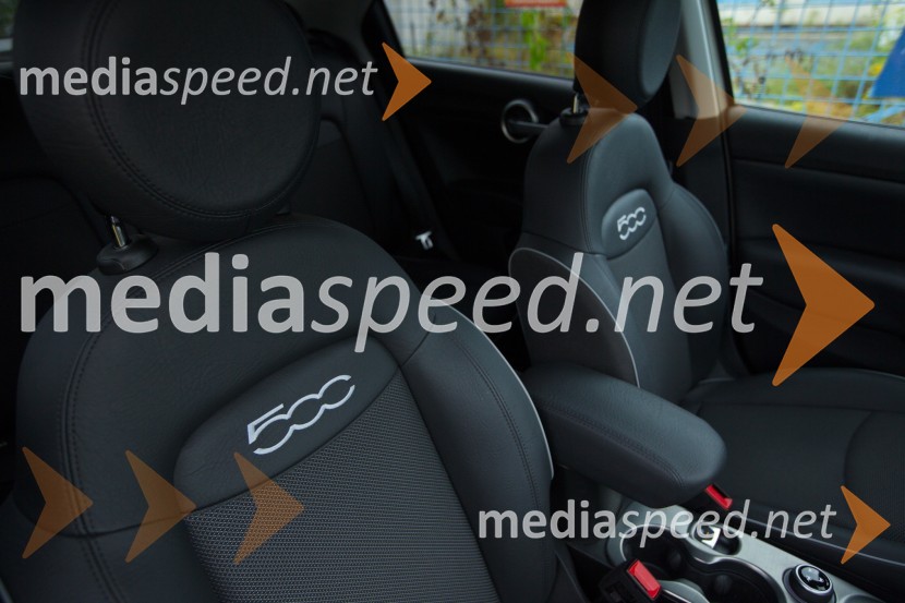 Fiat 500X Off Road Look 2.0 Multijet II 4x4 Cross, udobni sedežiFiat 500X Off Road Look 2.0 Multijet II 4x4 Cross, mediaspeed test
