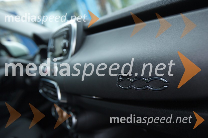 Fiat 500X Off Road Look 2.0 Multijet II 4x4 Cross, oznaka porekla na armaturni ploščiFiat 500X Off Road Look 2.0 Multijet II 4x4 Cross, mediaspeed test