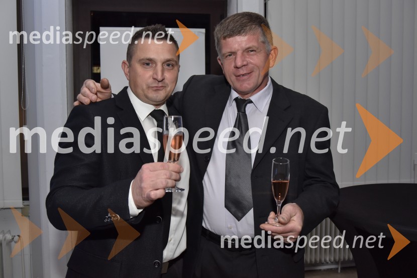  Jože Cajnar, direktor Kmetijske zadruge Metlika;  ... Vinska klet Metlika v novi preobleki