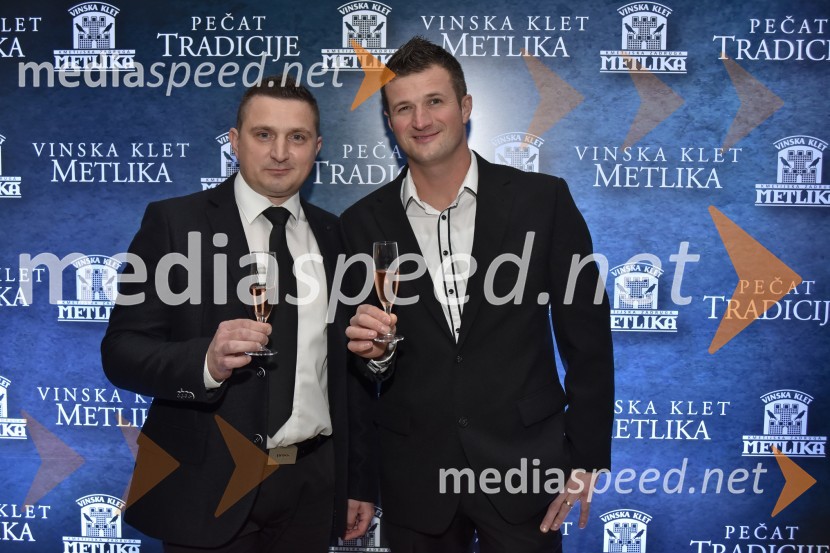  Jože Cajnar, direktor Kmetijske zadruge Metlika;  ... Vinska klet Metlika v novi preobleki