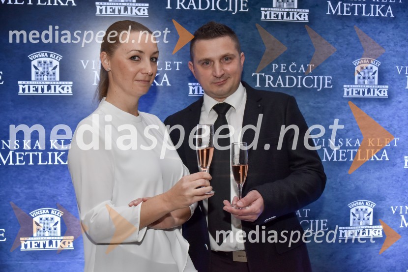  ... ;  Jože Cajnar, direktor Kmetijske zadruge MetlikaVinska klet Metlika v novi preobleki