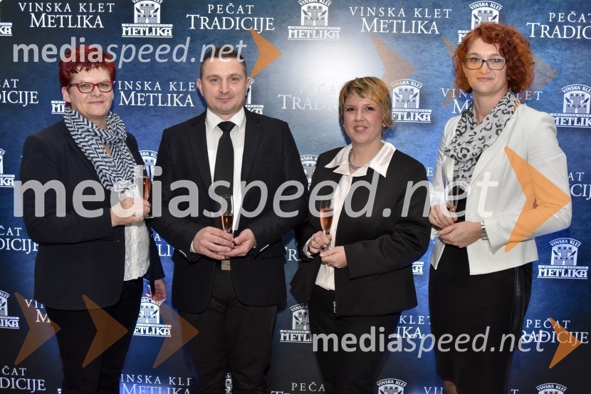  ... ;  Jože Cajnar, direktor Kmetijske zadruge Metlika;  ... ;  ... Vinska klet Metlika v novi preobleki