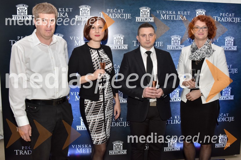  ... ;  ... ;  Jože Cajnar, direktor Kmetijske zadruge Metlika;  ... Vinska klet Metlika v novi preobleki