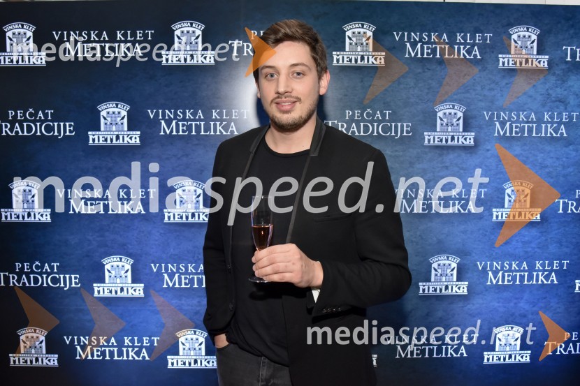  Tim Vodopivec, stand-up komikVinska klet Metlika v novi preobleki