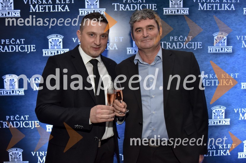  Jože Cajnar, direktor Kmetijske zadruge Metlika;  ... Vinska klet Metlika v novi preobleki