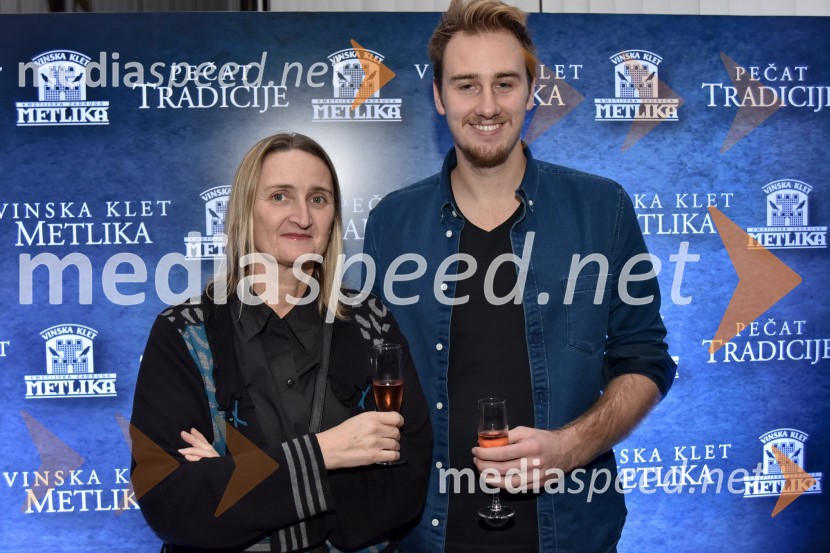  Maja Weiss Braatz, režiserka;  ... Vinska klet Metlika v novi preobleki