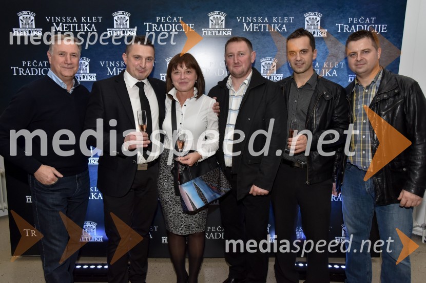  ... ;  Jože Cajnar, direktor Kmetijske zadruge Metlika;  ... ;  ... ;  ... ;  ... Vinska klet Metlika v novi preobleki