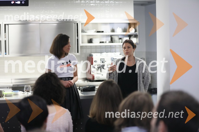  Mateja Delakorda, novinarka in blogerka (Zgodbe na krožniku);  ... Njam zgodbe 2016, konferenca kulinaričnih blogerjev