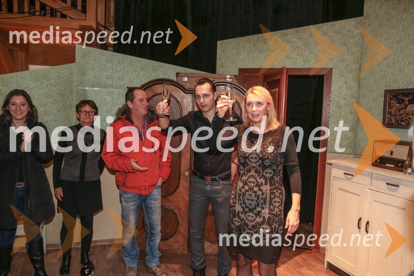  ... ;  ... ;  ... ;  Blaž Setnikar, igralec;  Darja Reichman, igralkaHelverjeva noč, premiera predstave